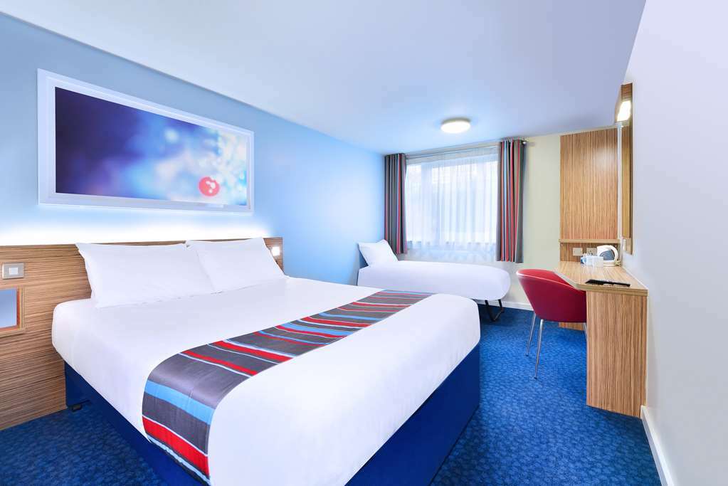 Travelodge Chester Warrington Road Habitación foto